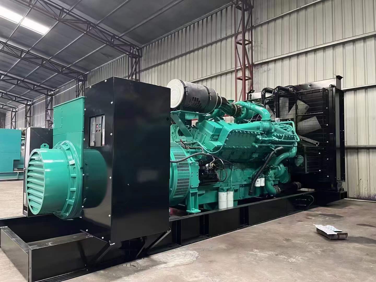 汉台如何降低 800kW 柴油发电机输出电流的波动？