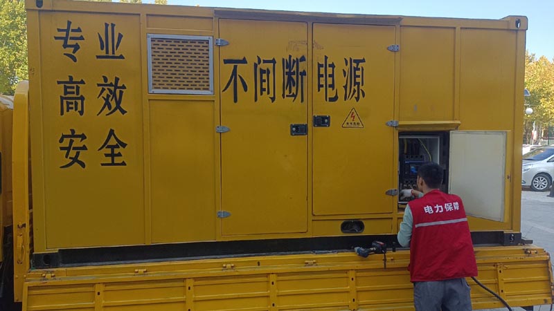 汉台柴油发电机组和UPS电源配合使用时，如何避免切换过程中的电力中断？