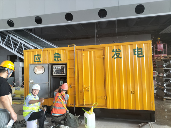 汉台怎样判断空气滤清器是否需要更换？